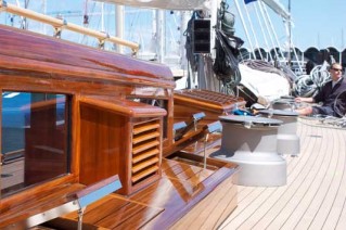 Endeavour Yacht - Image Courtesy of Yachting Developments